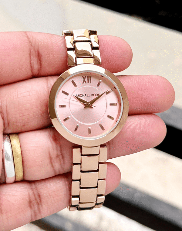 Shop Latest First Copy Michael Kors For Her - Replica Watch